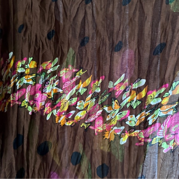 Sarong, broomstick pleats, dark brown with leaf and butterfly pattern. Like new - Picture 7 of 10